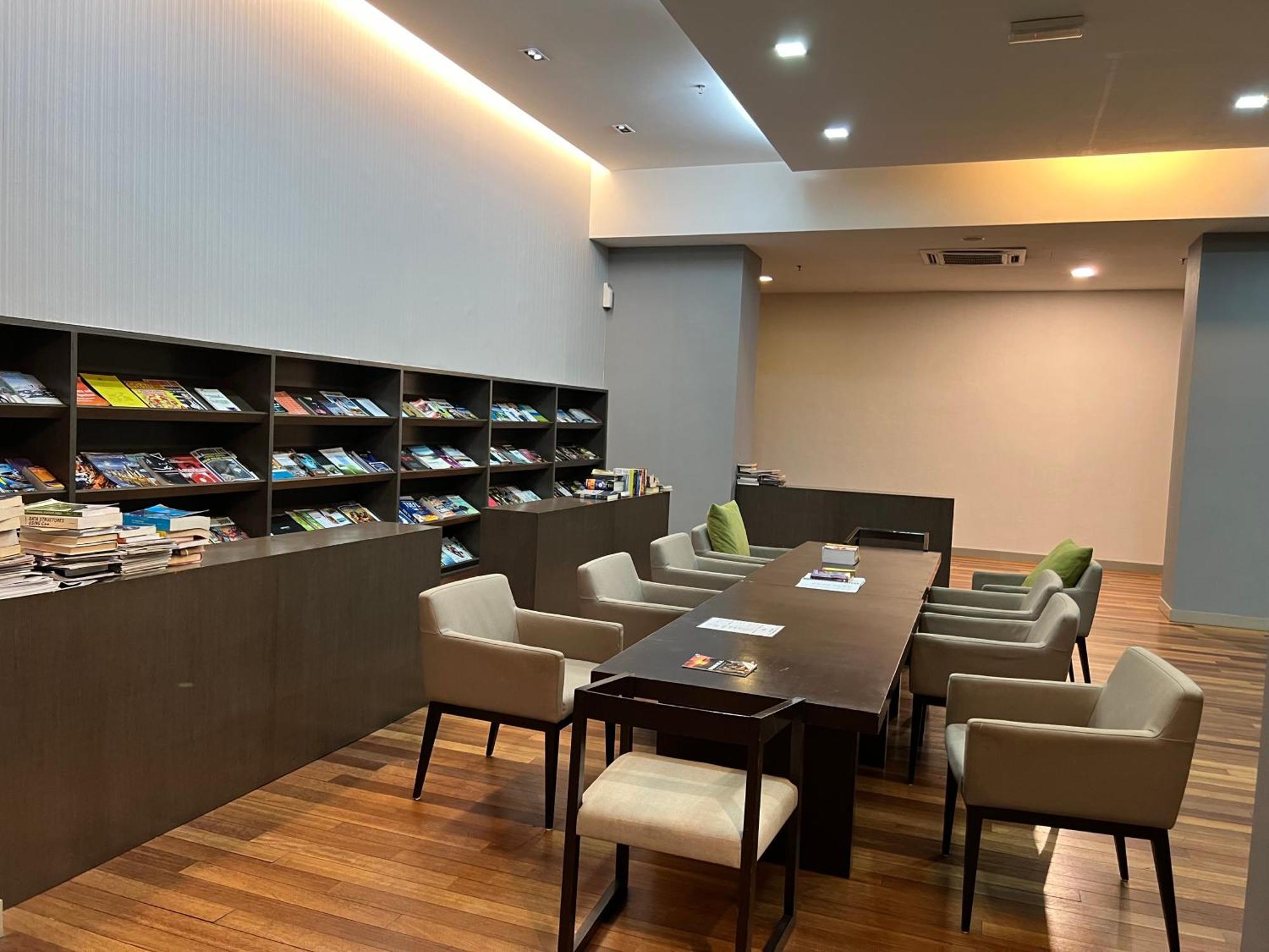 Regalia Service Suites By Fortune Kuala Lumpur Luaran gambar